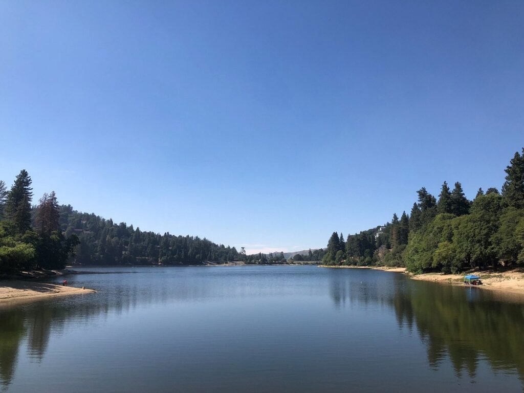 pretty lakes in california