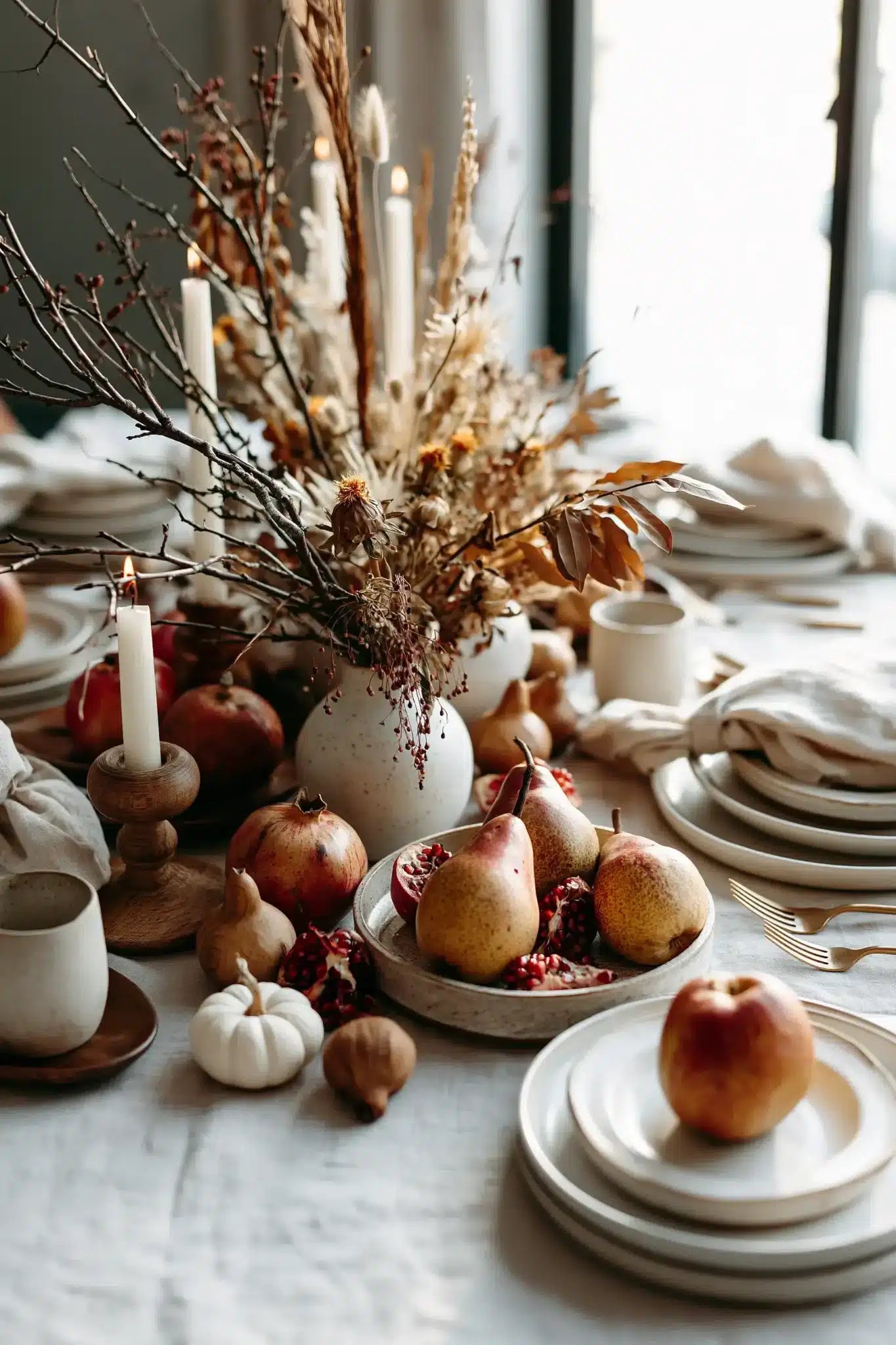 29 Thanksgiving Table Decor Ideas Worth Gathering Around thanksgiving table decor ideas