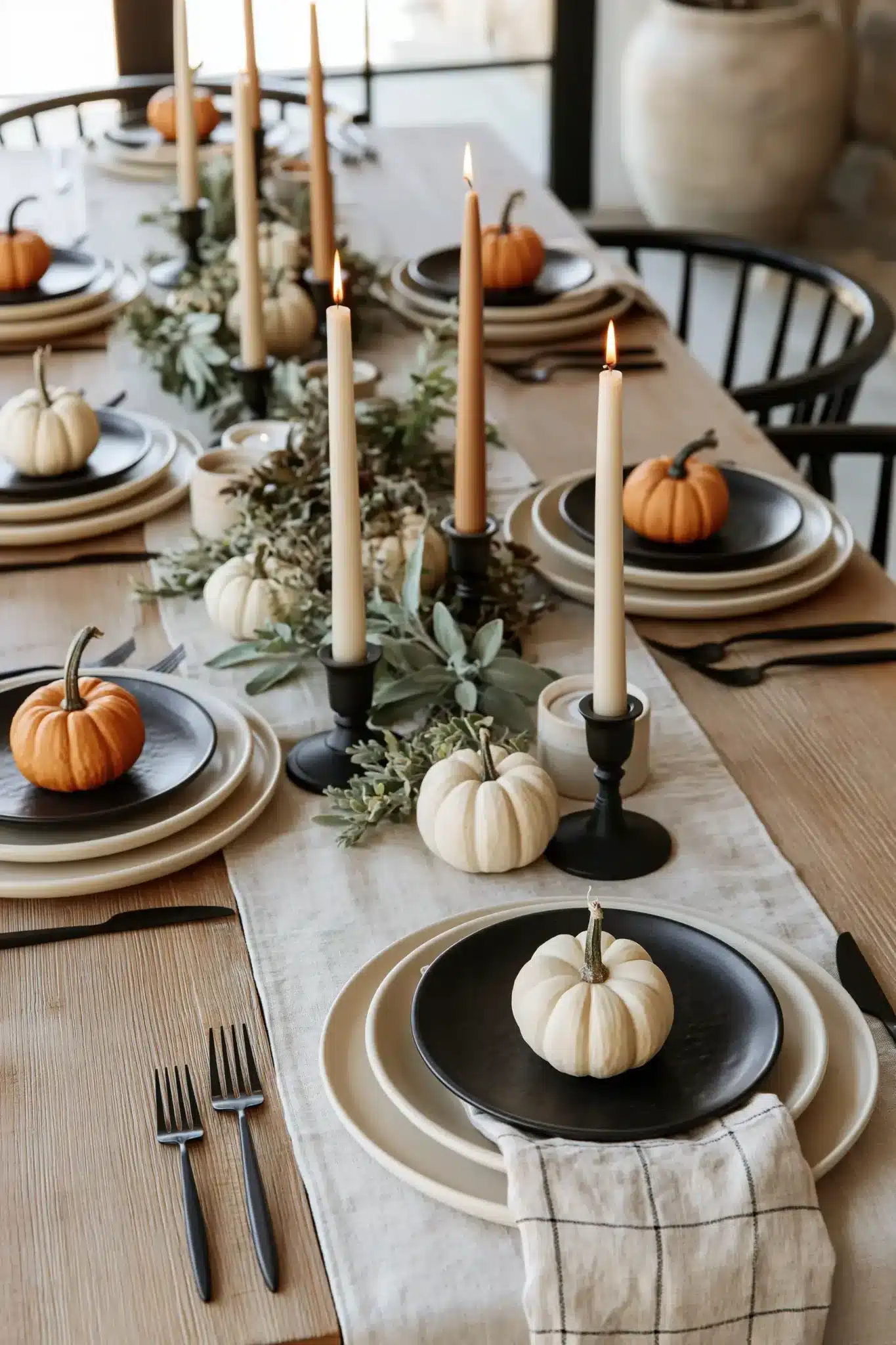 29 Thanksgiving Table Decor Ideas Worth Gathering Around thanksgiving table decor ideas