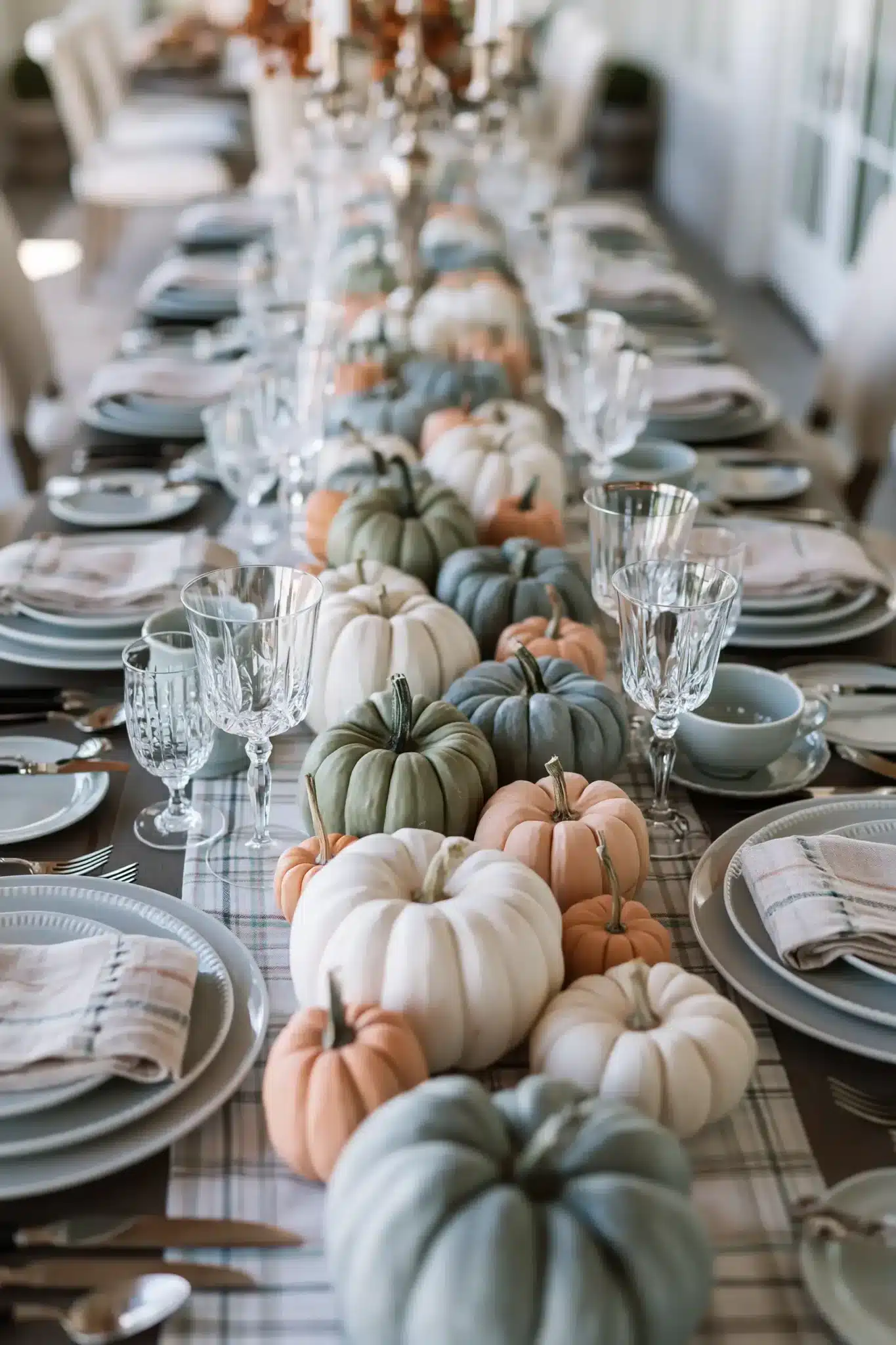 29 Thanksgiving Table Decor Ideas Worth Gathering Around thanksgiving table decor ideas