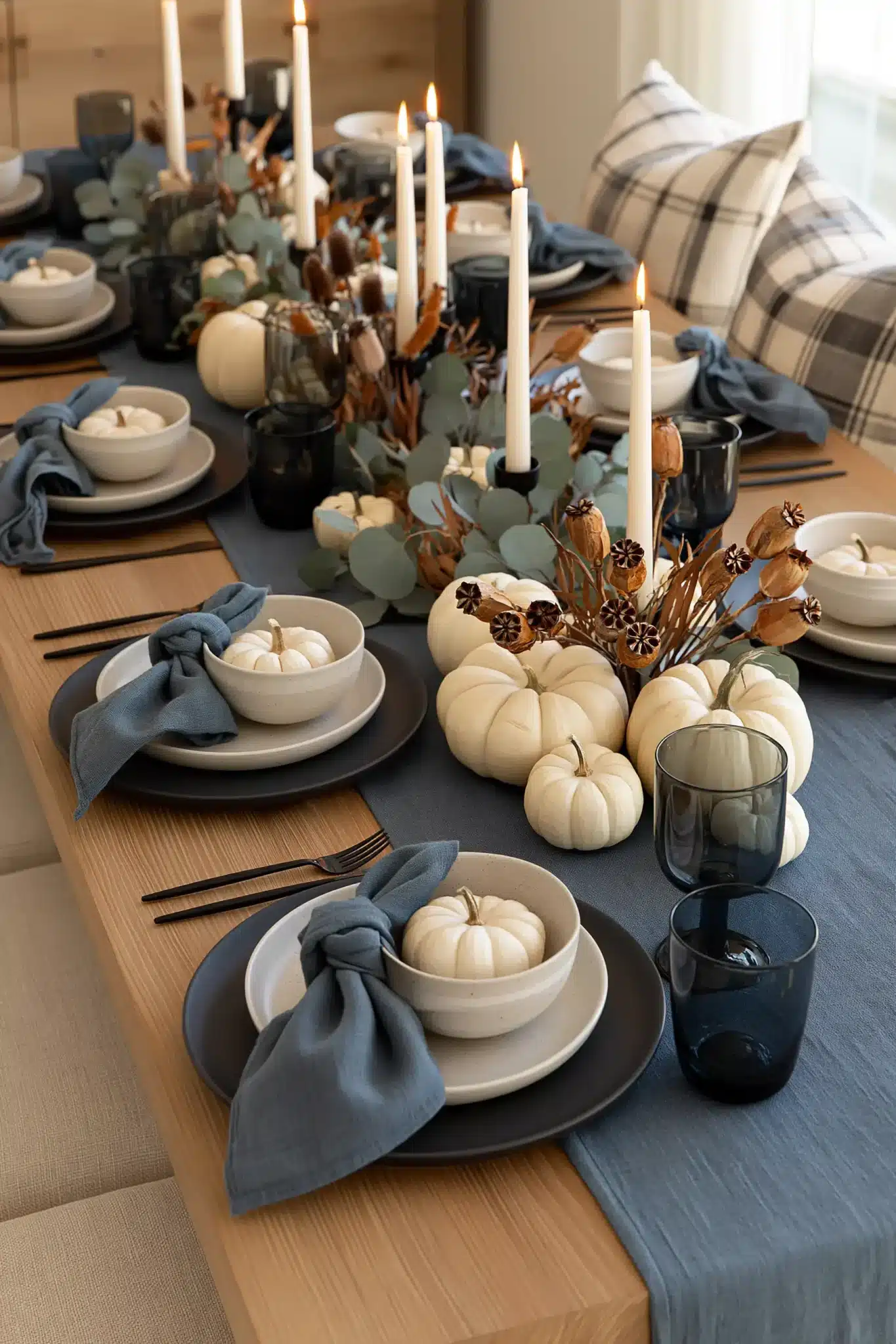 29 Blue Thanksgiving Table Decor Ideas Beyond the Usual Orange blue thanksgiving table decor